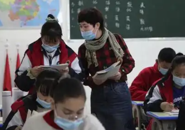 愿点点微光既照前路更亮归途或许就是教