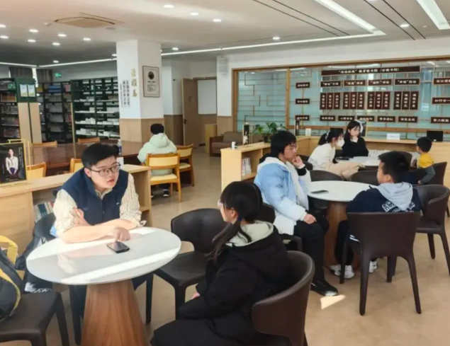 学术引领不只有助于学生理性挑选专业也提升了其大学学习的适应才能 学术引领不只有助于学生理性挑选专业也提升了其大学学习的适应才能