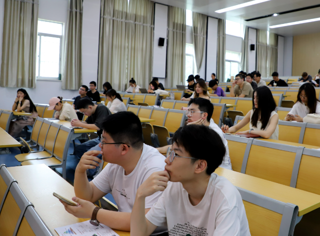 各地各高校加大方针挖潜力度积极为毕业