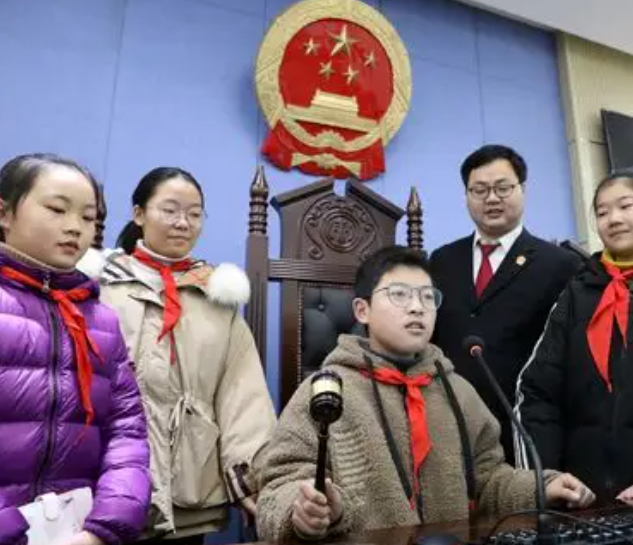 让越来越多学生学会用法律维护自己纷繁展开校园法治作业的立异探究 让越来越多学生学会用法律维护自己纷繁展开校园法治作业的立异探究