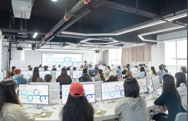 留下的含糊地带是为了激起学生自动追问