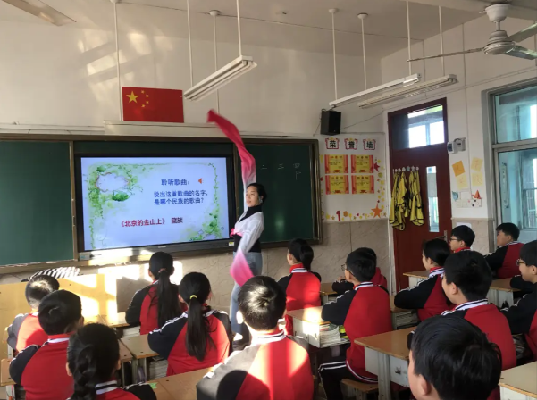 将课间一刻钟校园餐人工智能教育等变革