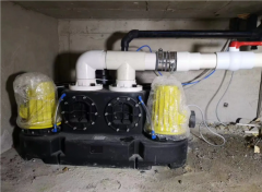 亚星提升泵技术领域尤其为具有锁水功能